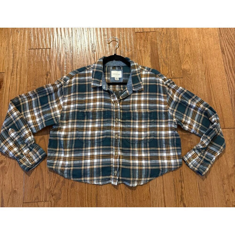 American Eagle Cozy Cabin flannel plaid cropped button down m - Picture 7 of 11